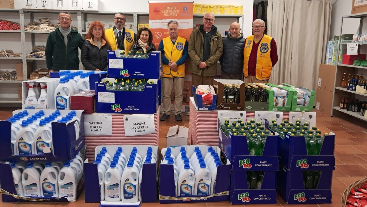 Novafeltria, il Lions dona 1200 euro in prodotti per l'Emporio Solidale - 