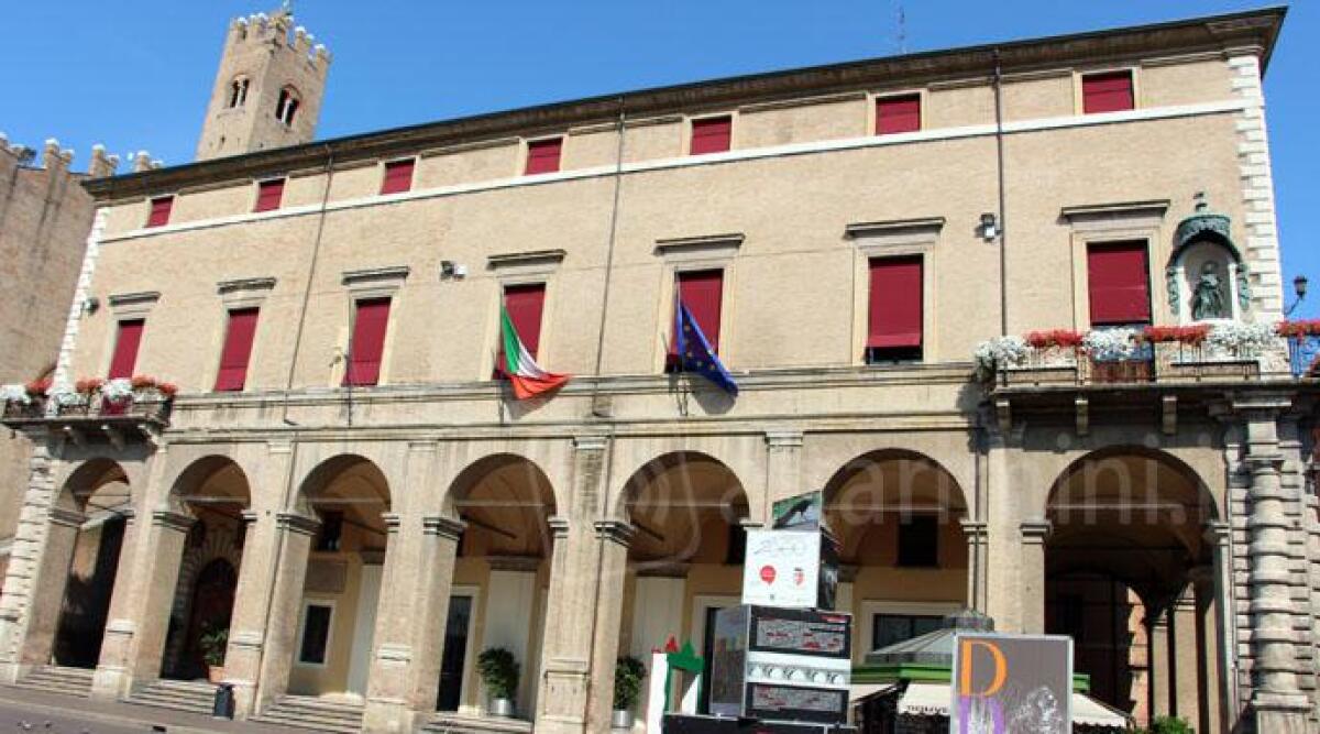 Rimini, telecamere “intelligenti” e nuove opere stradali: ecco dove andranno i fondi del bilancio - Palazzo Garampi di Rimini