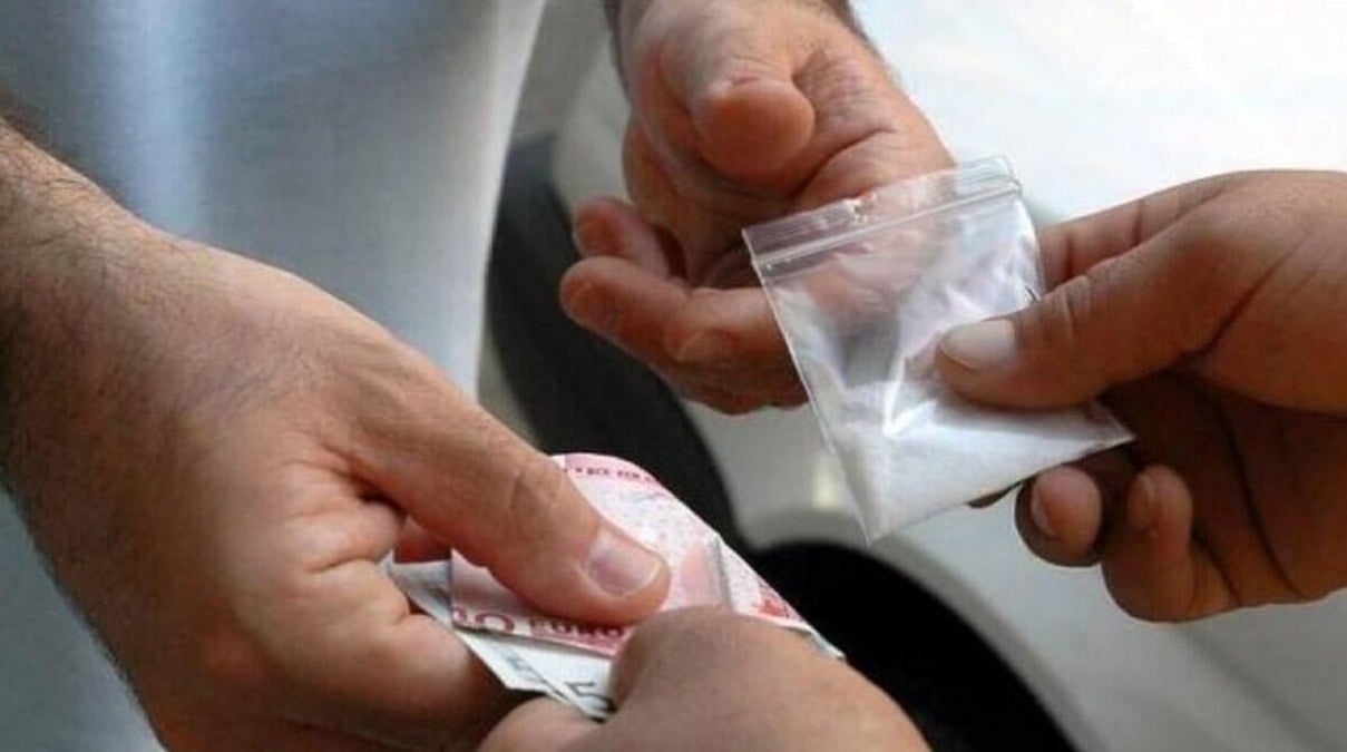 Cugini spacciatori sorpresi dalla Polizia a Rimini, avevano oltre un etto di cocaina - Spaccio di cocaina REPERTORIO