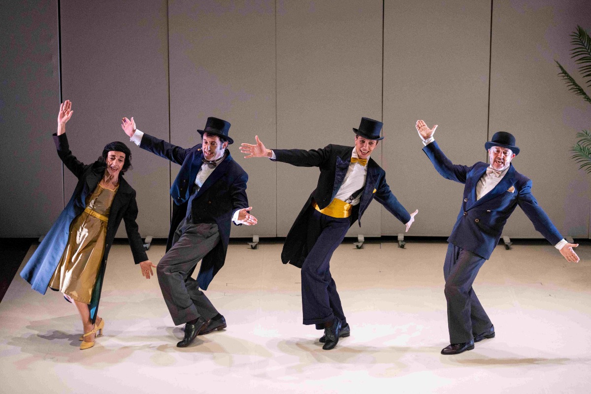 Al Teatro Galli lo spettacolo che racconta l’Italia attraverso il mito di Alberto Sordi - foto di Cosimo Trimboli