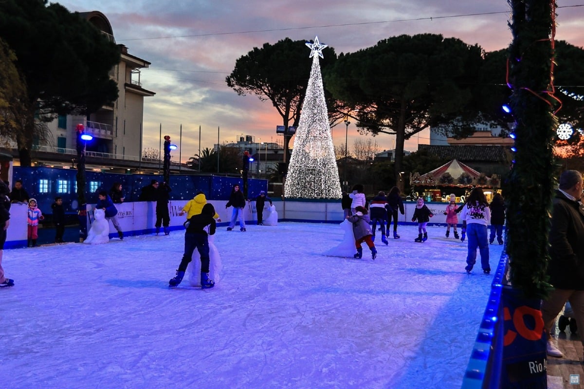 Villaggio natalizio e concerti animano le feste a Misano - 