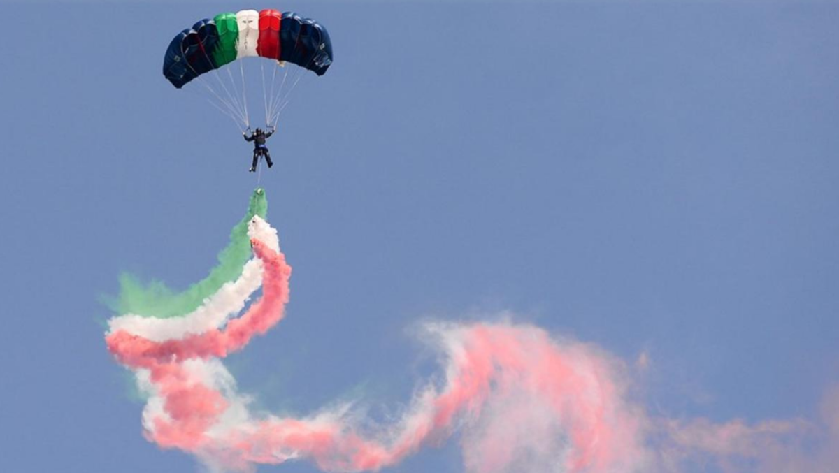 Paracadutisti, fanfare e la grande sfilata: a Rimini il Raduno Nazionale Associazione Carabinieri - 