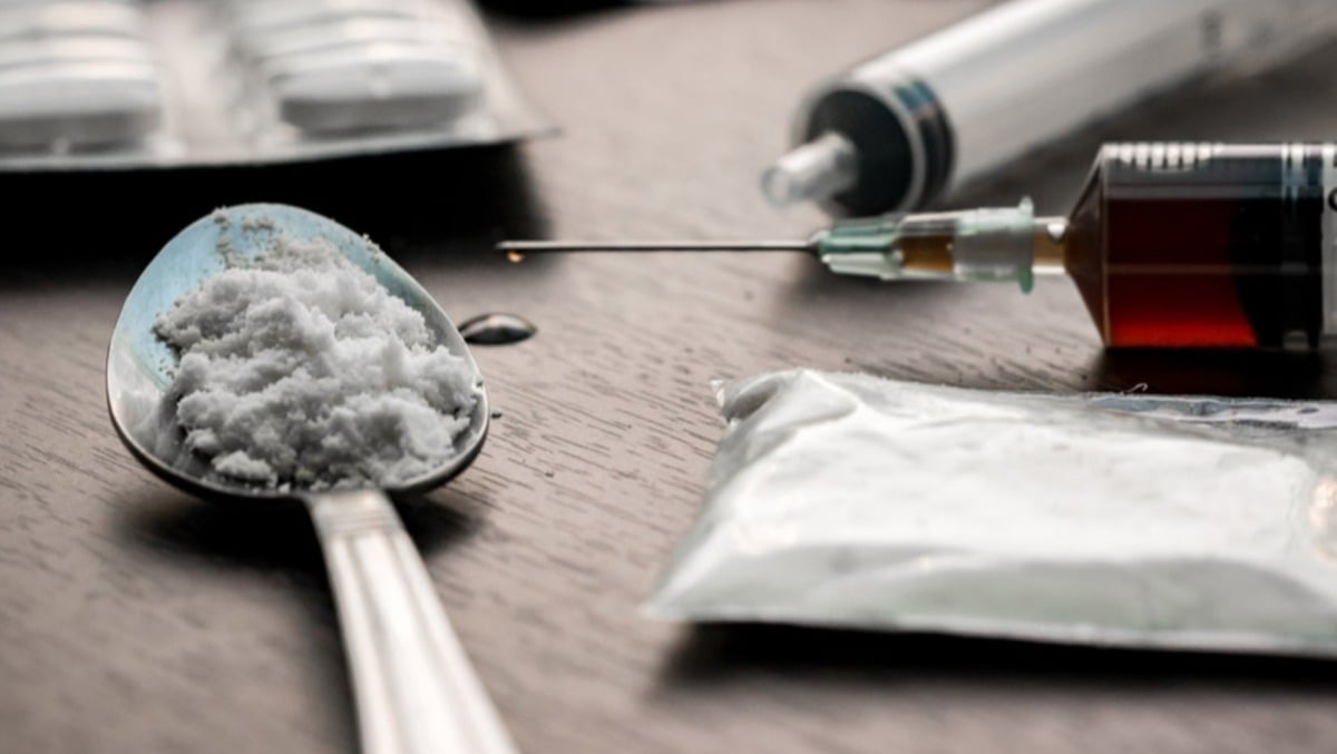 Rimini, lo spaccio lo fa una insospettabile 67enne: dalle segnalazioni al fermo - Eroina REPERTORIO