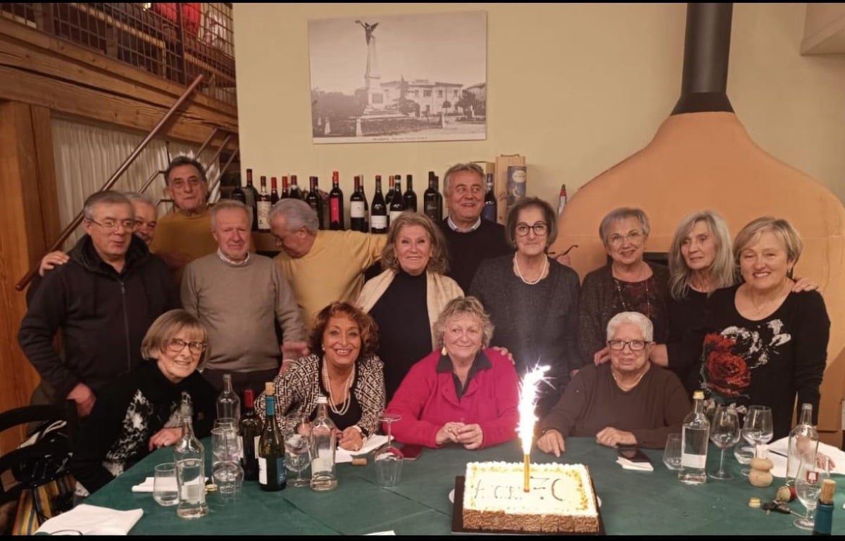 Novafeltria, i 70enni festeggiano insieme: la classe 1955 si ritrova a cena - 