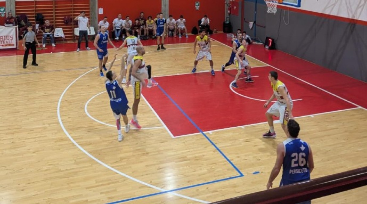 Basket DR1, SG Tiberius riprende la marcia. Hurrà a Bologna (62-71) - Una fase di gioco