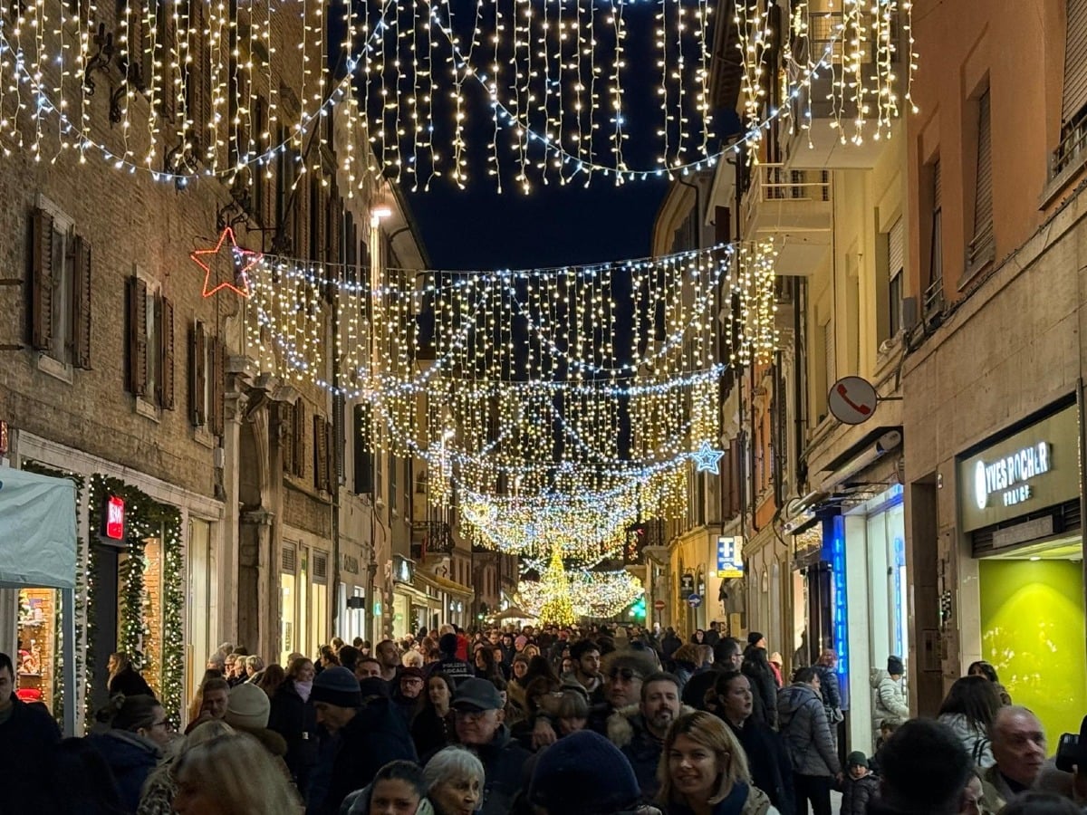 Rimini, boom di visitatori per il ponte dell’Immacolata: il video di VisitRimini - Corso d'Augusto