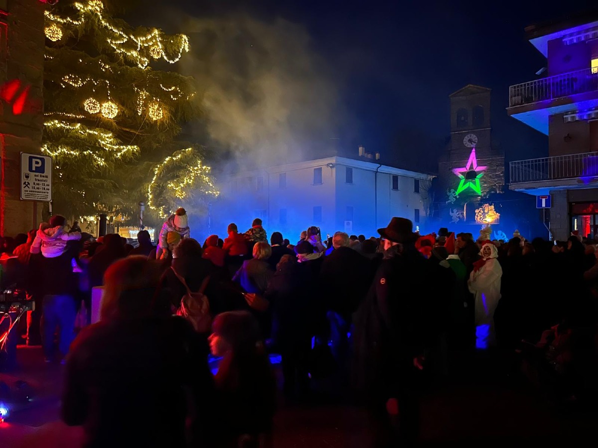 Novafeltria accende il Natale: un pomeriggio di magia tra musica, danza e luci - 