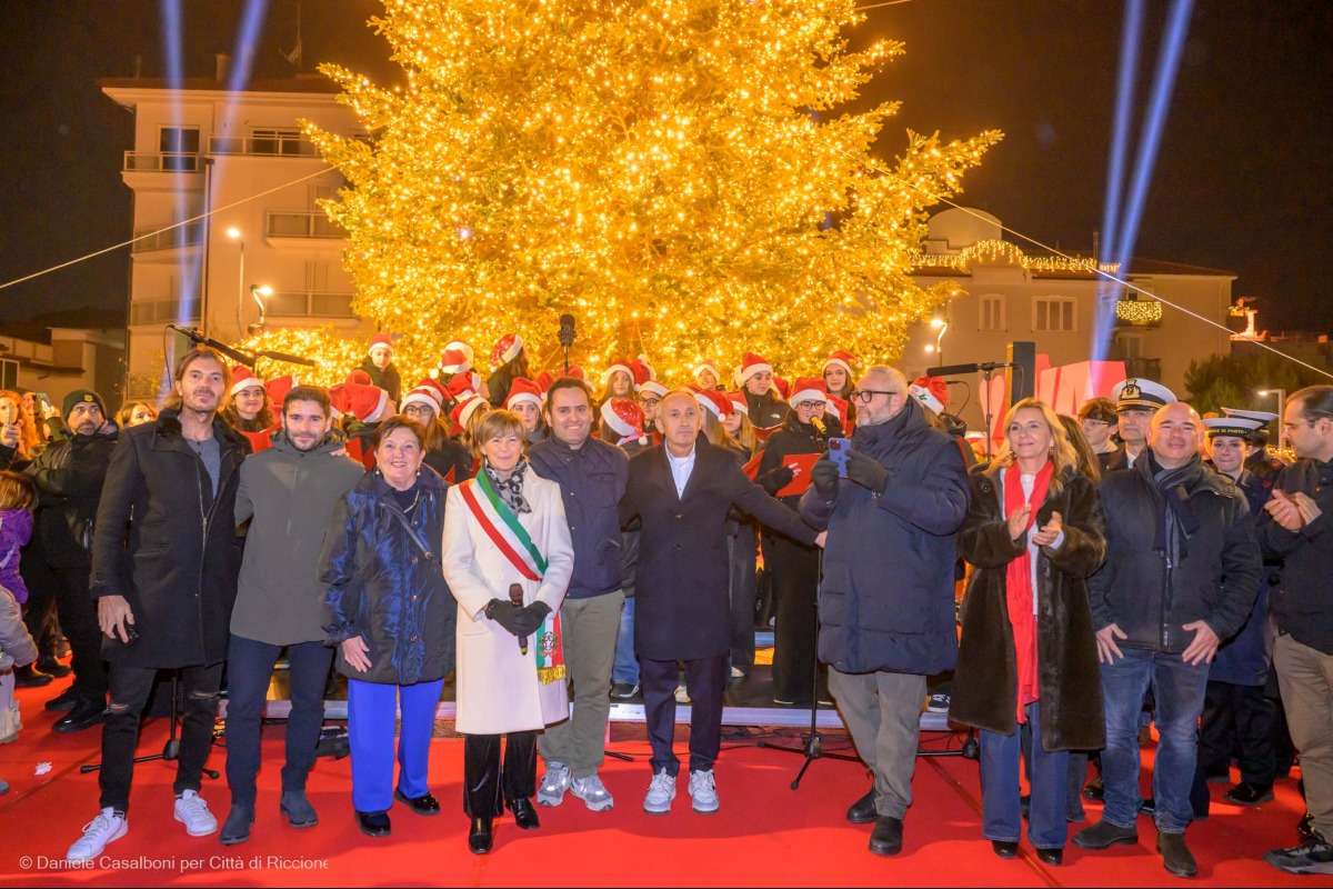 Riccione illumina il Natale: il porto canale si veste di luce - Ph Casalboni
