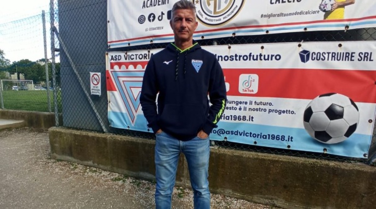 Calcio Prima, Victoria: esonerato il tecnico Pellegrino. La squadra affidata a Dario Semprini - Dario Semprini
