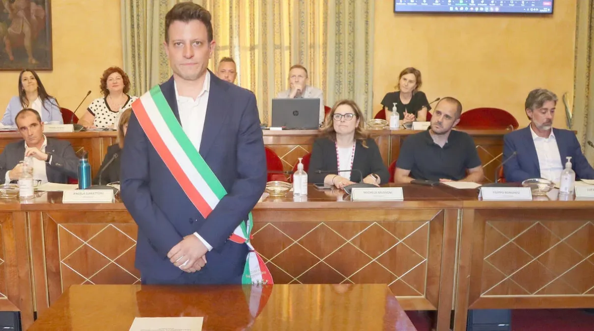 Santarcangelo, consiglio comunale "rovente" sulla sicurezza: "Turni serali Polizia Locale raddoppiati" - Il sindaco Sacchetti