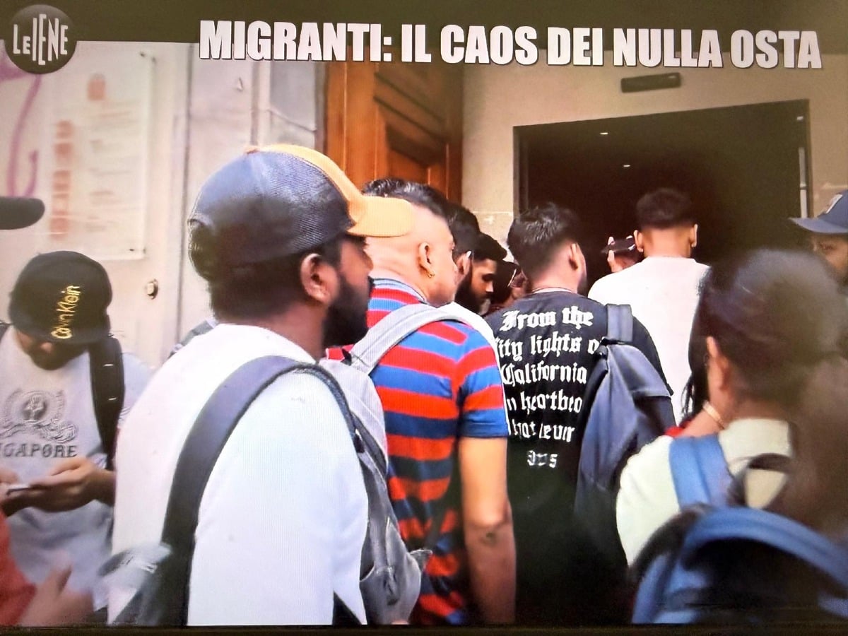 Rimini, il caso dei lavoratori “fantasma”: le Iene scovano braccianti al posto di stagionali negli hotel - © Le Iene