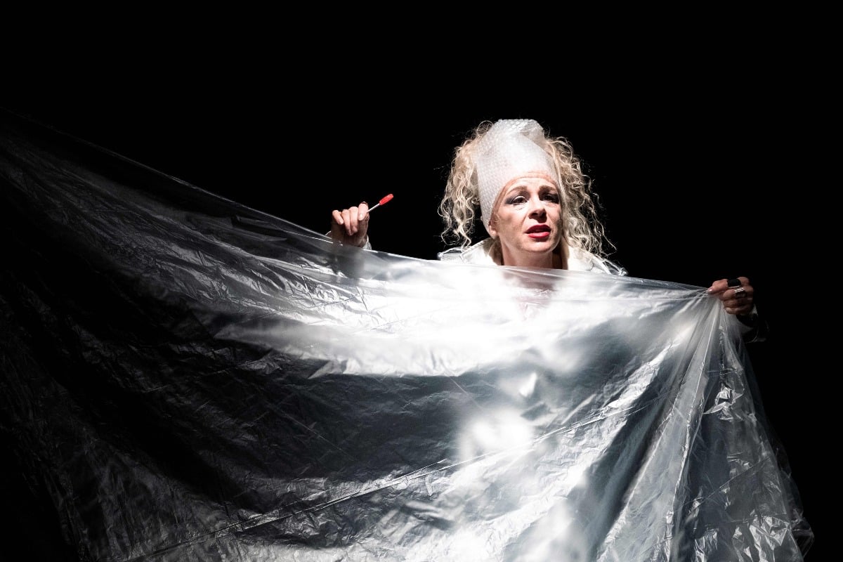 Una fiaba contemporanea tra dolore e poesia: arriva a Rimini Anna Ghiaccio - Ph Meliti Sara