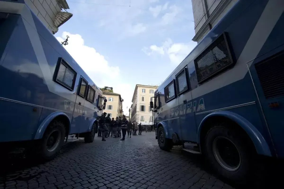 La Questura di Roma vieta le “passeggiate della sicurezza” di Forza Nuova - © Ansa