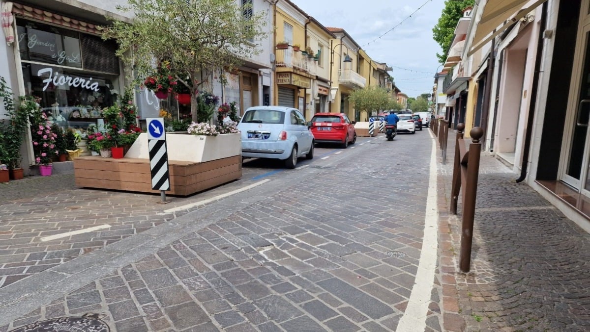 Murales sul muro del Metromare, verde e arredi urbani: Riccione ripensa il centro storico - Corso Fratelli Cervi di Riccione