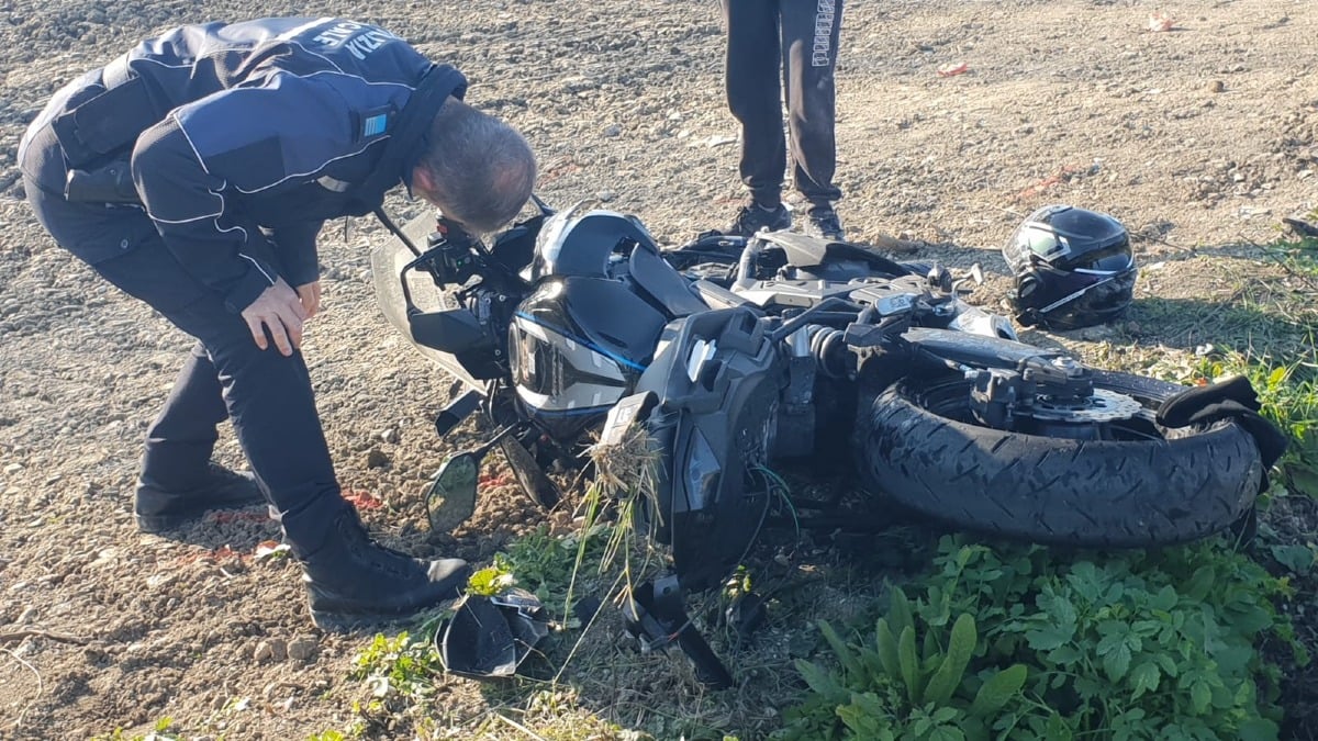 Scontro tra auto e moto a Misano: motociclista sbalzato contro un cartello dopo il violento impatto - 
