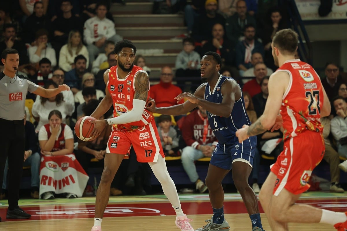 Basket A2, Dole travolge la Fortitudo (83-68) - Un'azione della Dole Rimini