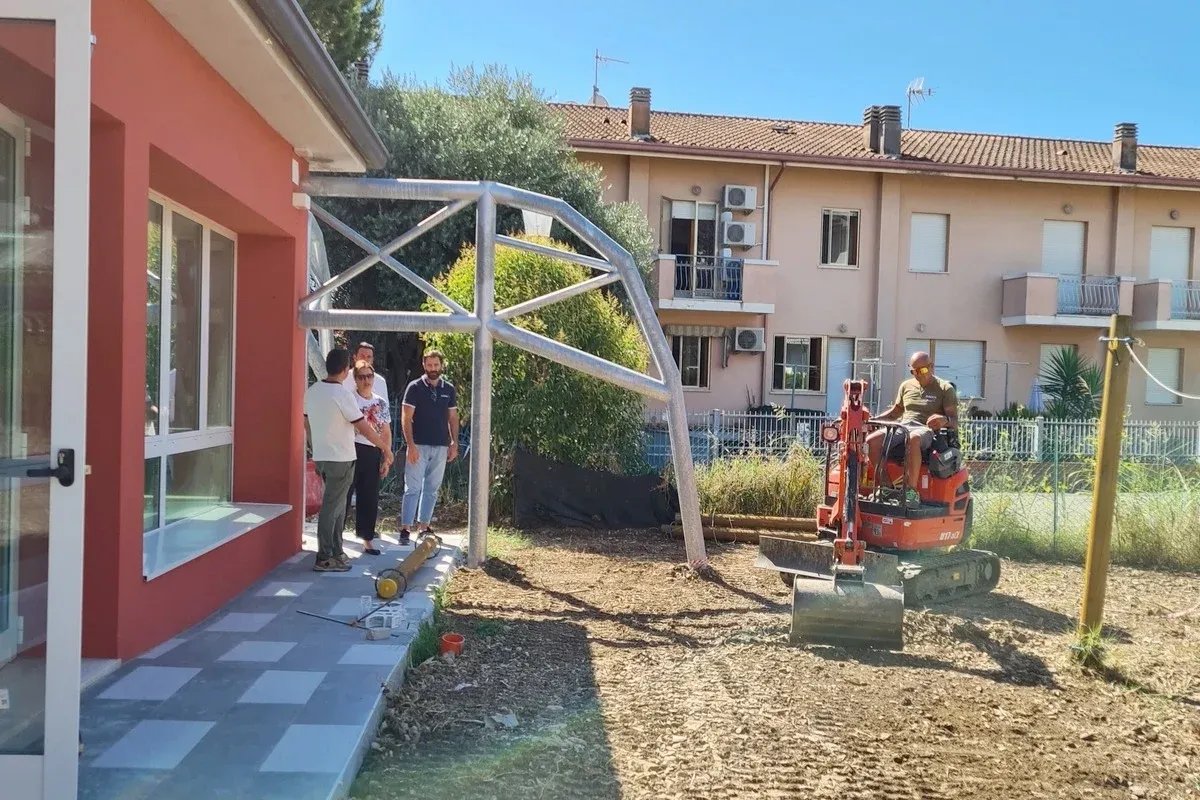 Santarcangelo, via libera al rinnovamento completo dell’area esterna del nido Mongolfiera - Lavori nido Mongolfiera ARCHIVIO