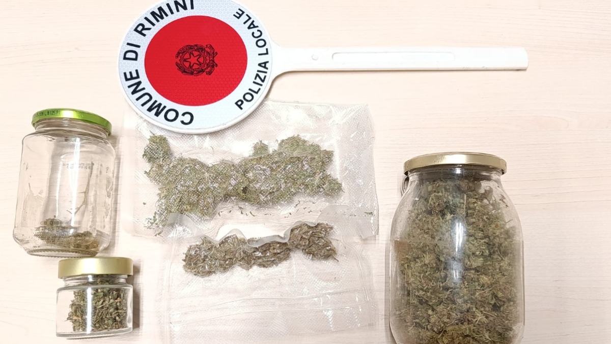 Spaccio alla Breaking Bad nel camper: 62enne arrestato a Rimini - 