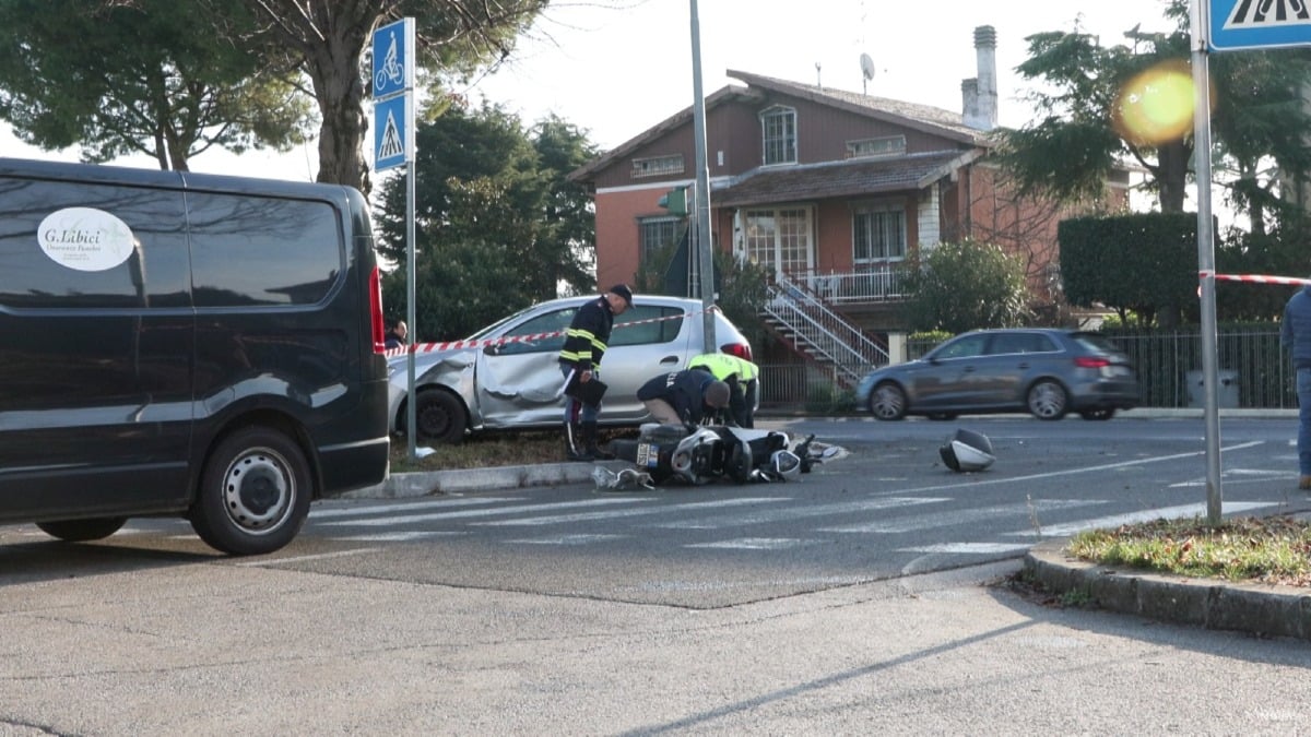 Addio Martina: la comunità si ferma nel ricordo della studentessa 18enne - Il luogo dell'incidente