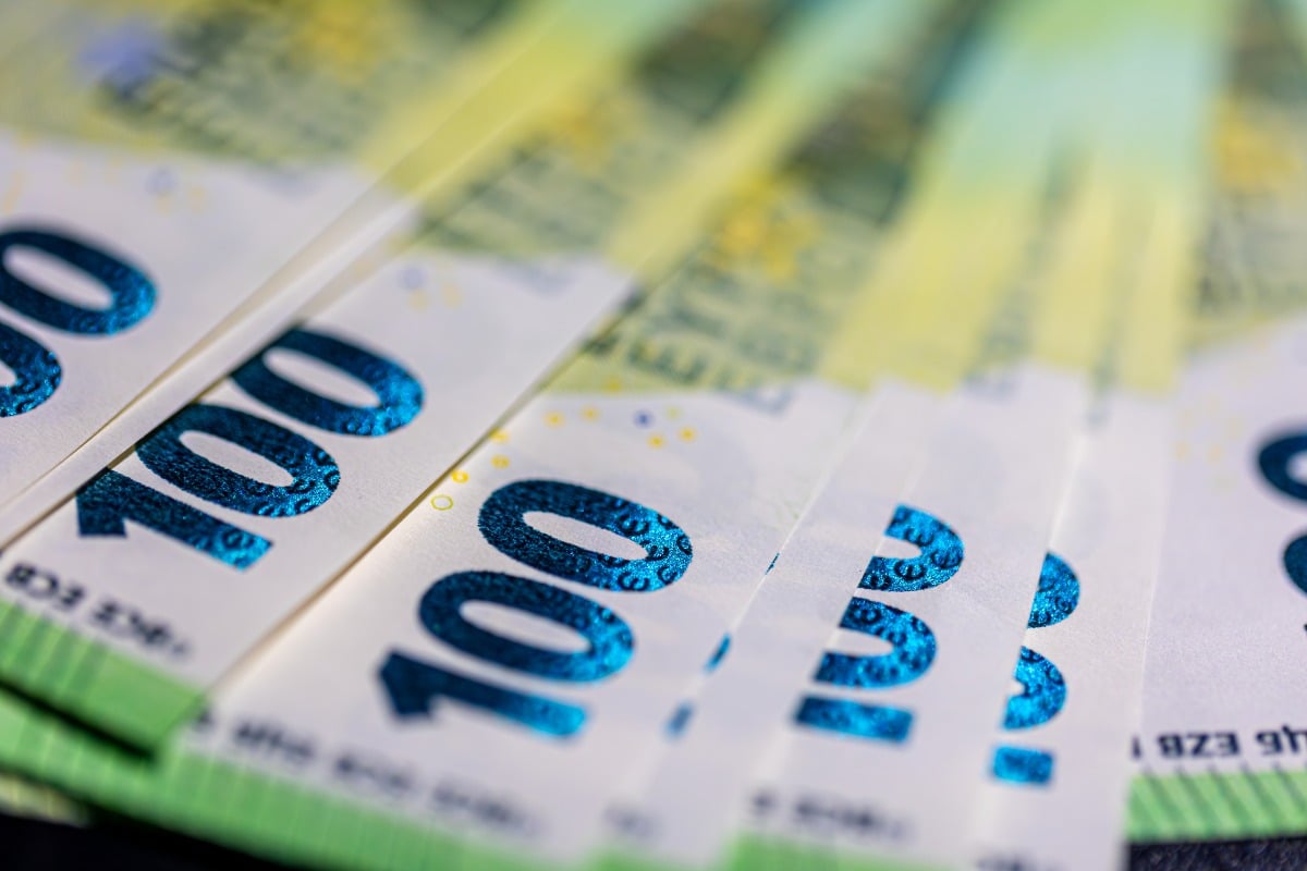 Manovra, stop all’aumento del tetto al contante. Borghi: “Nessun aumento dell’età pensionabile” - 