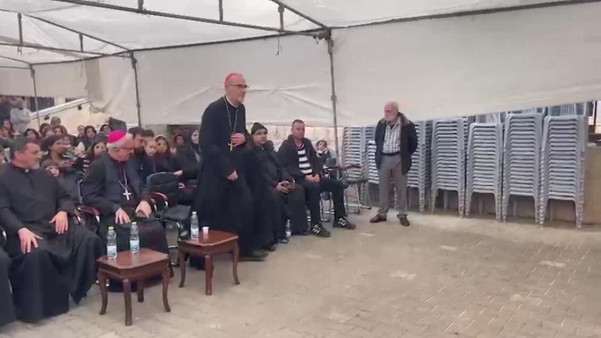 Il cardinale Pizzaballa a Gaza per incontrare i fedeli - © Ansa