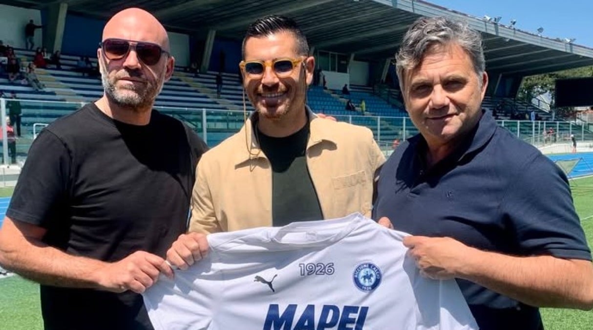 Calciomercato, il Riccione svincola Ambrosini. Bomber Collini al Rumagna - Al centro Alex Ambrosini