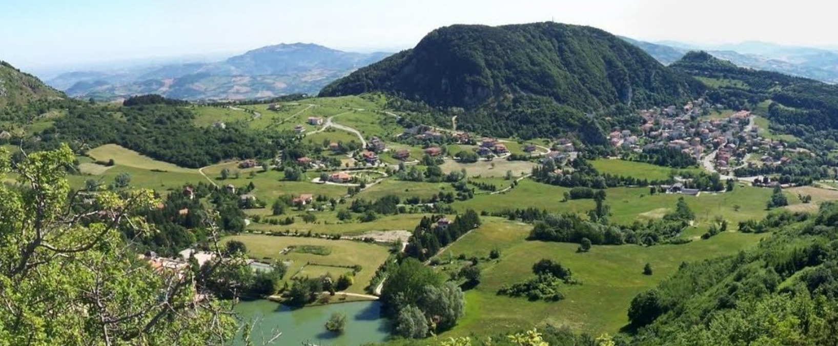 Montecopiolo: presentato il nuovo volume sugli itinerari botanici del territorio - 