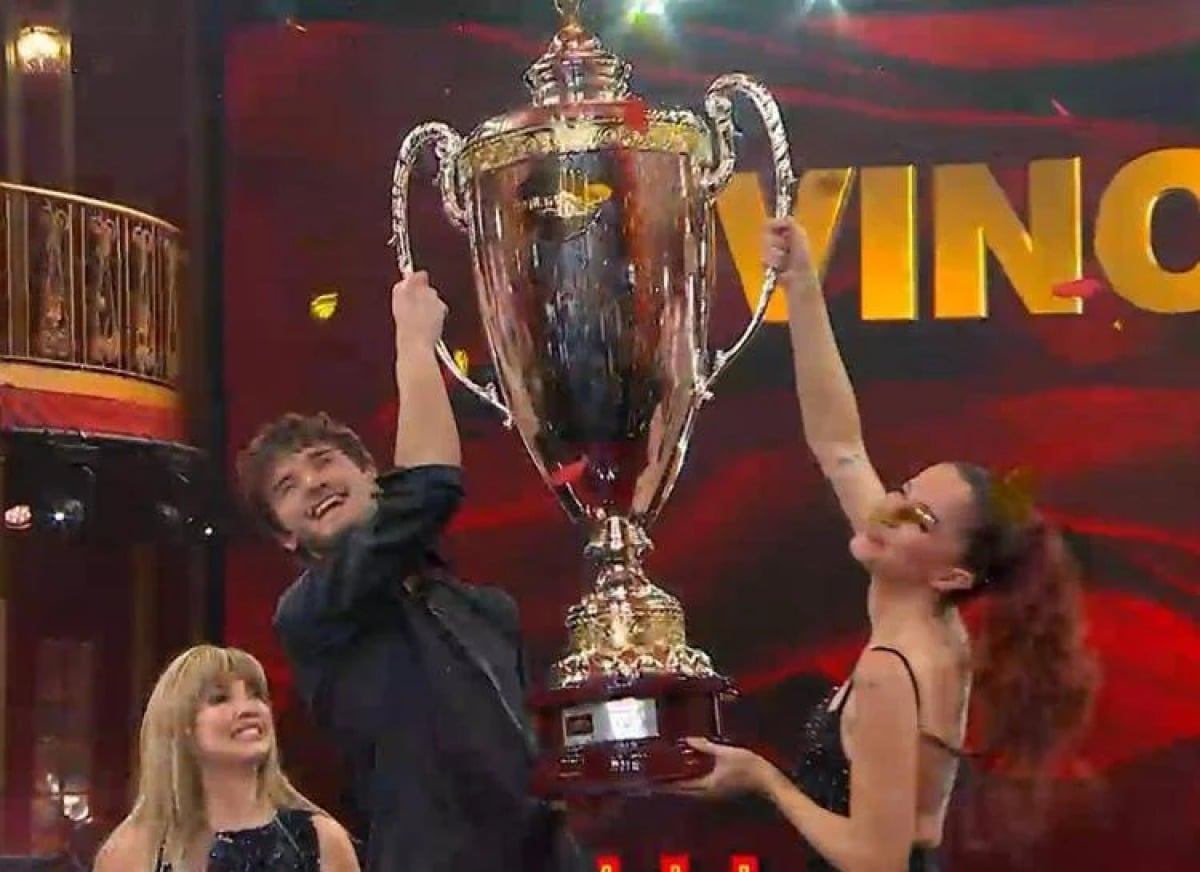 Andrea Delogu vincitrice a Ballando con le stelle 2025 insieme a Nikita Perotti - 