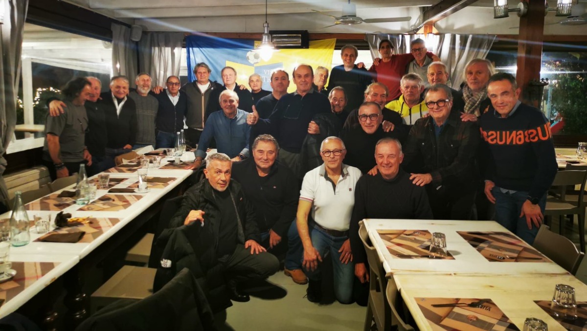 Novafeltria Calcio, gli ex giocatori si ritrovano a cena: c'è anche Elvio Selighini, ex allenatore Rimini - 