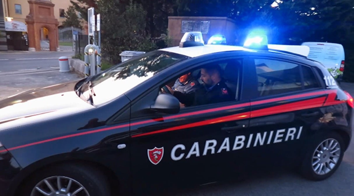 Picchia l’ex amante: lei si salva con il segnale antiviolenza - 