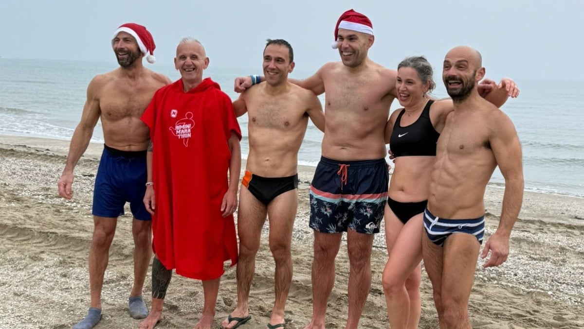 Prima la Rimini Christmas Run, poi il bagno in mare: il tuffo di "buone feste" per Misano Podismo - 