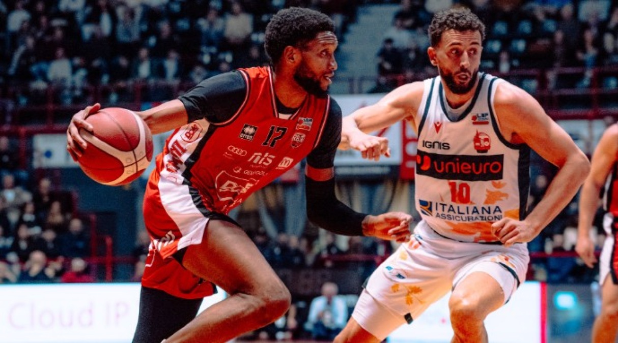 Basket A2, alla Dole il derby di Forlì: quinto hurrà di fila (77-86) - Foto Luca Barbieri