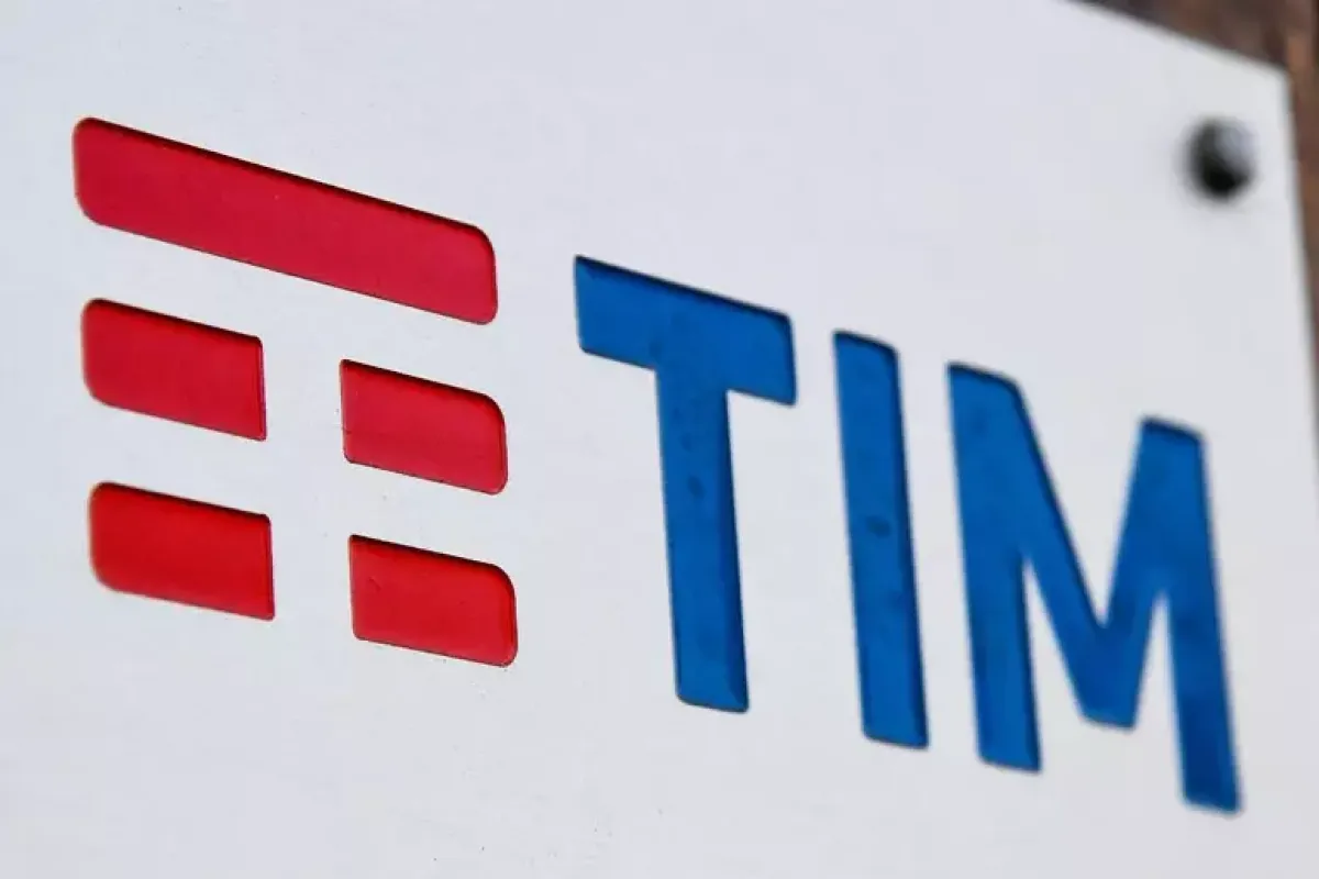 Tim, le azioni di risparmio volano in Borsa: +9% dopo l’annuncio della conversione - 