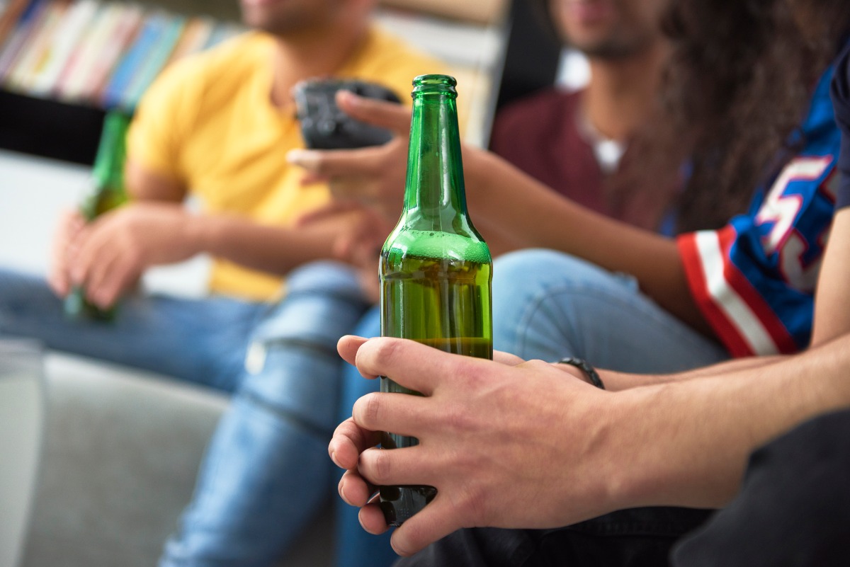 Rimini, vende alcol a 14enni: denunciato titolare di un esercizio in centro storico - Repertorio