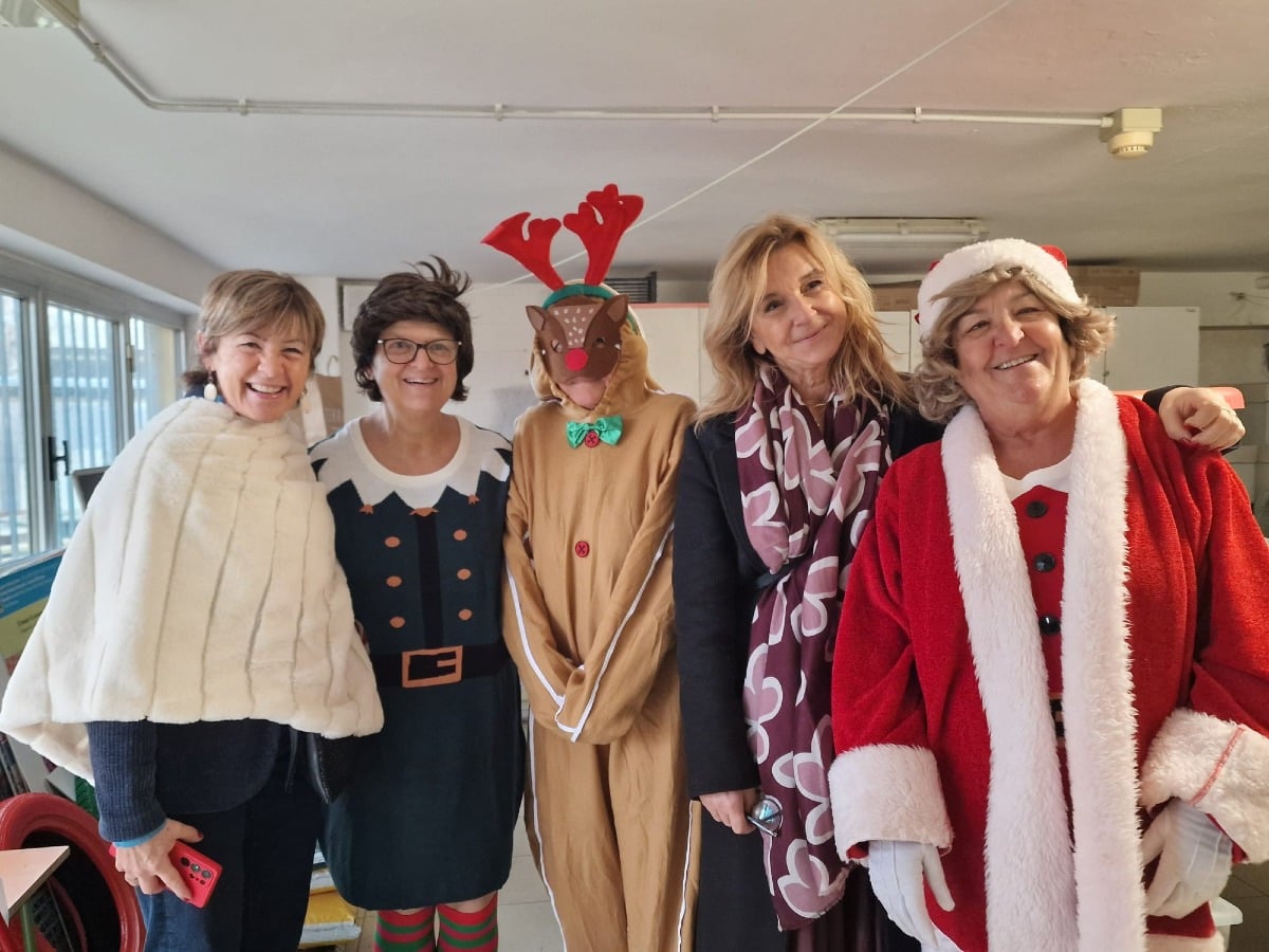 Tour natalizio nelle Scuole dell'Infanzia di Riccione per sindaca e vicesindaca - 
