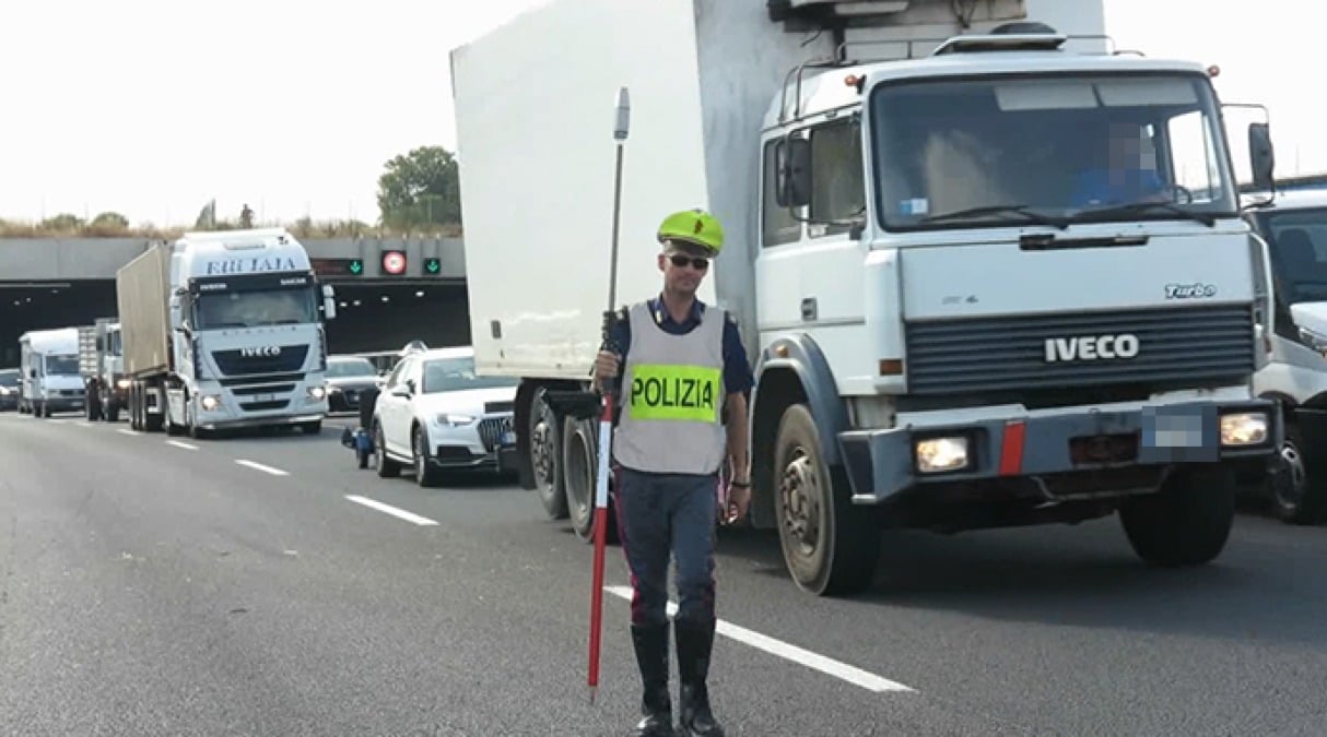 Tamponamento sulla A1: 11 km di coda verso Roma, riaperto il tratto chiuso tra Orte e il bivio per la Diramazione Roma Nord - Foto di repertorio