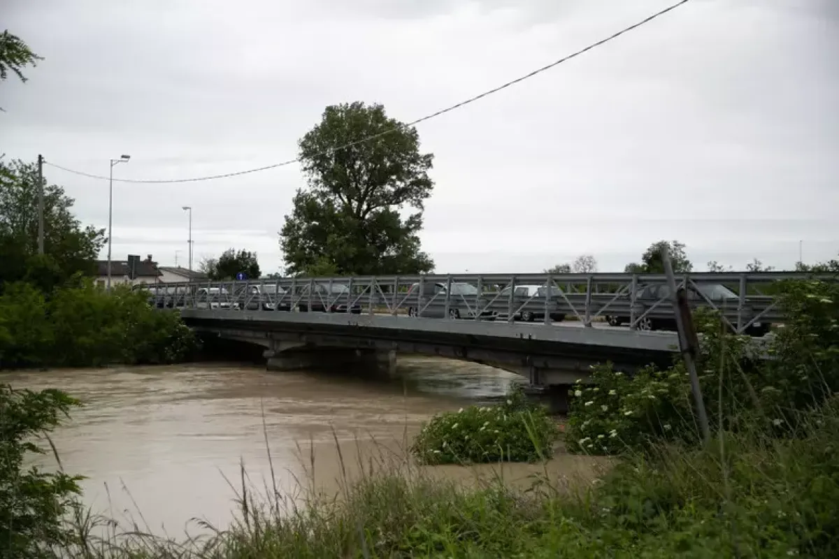 "Siamo arrivati al limite": l’urlo della Bassa Romagna dopo il Natale di emergenza -  Piena del Fiume Ronco nei pressi di Ravenna, foto di repertorio © Ansa
