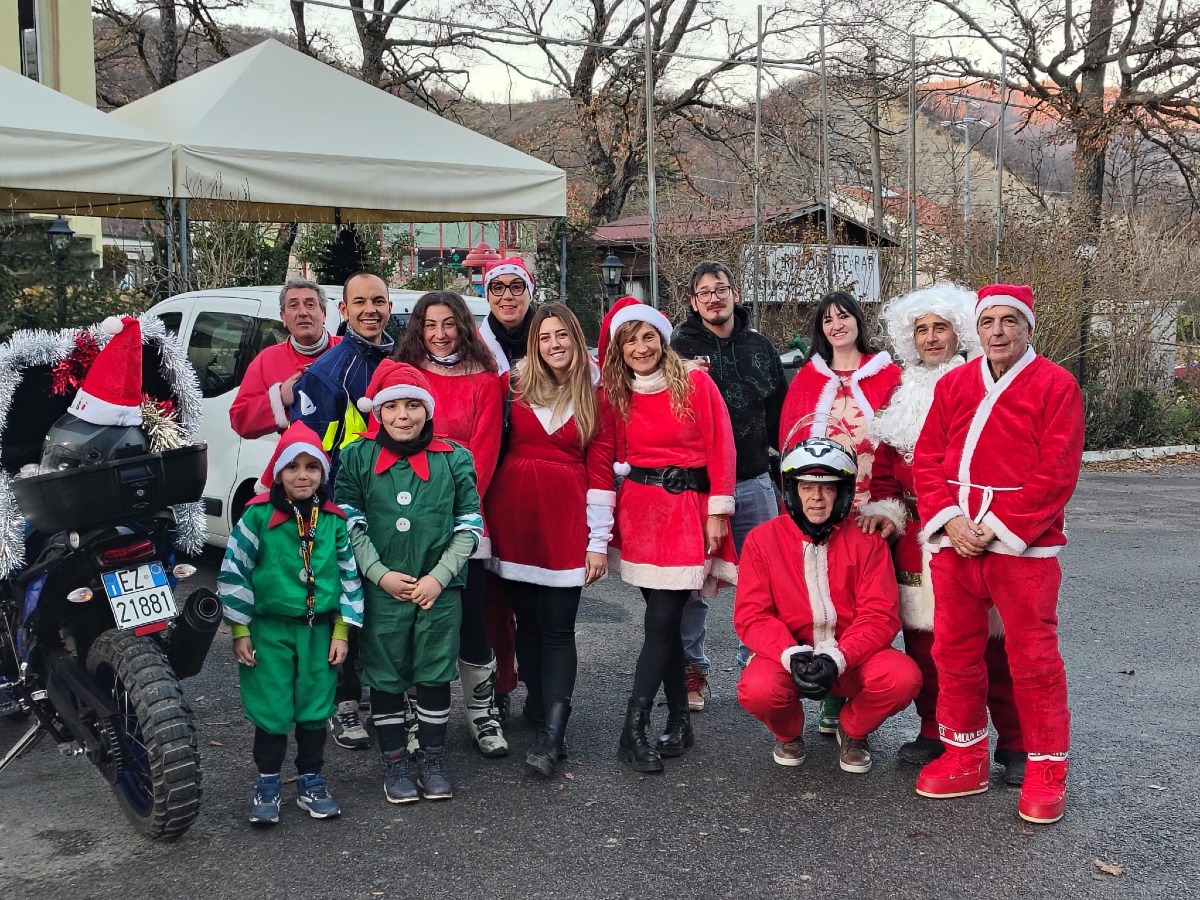 Da Casteldelci alle case di riposo del territorio: i Babbi Natale in moto regalano sorrisi in Valmarecchia - 