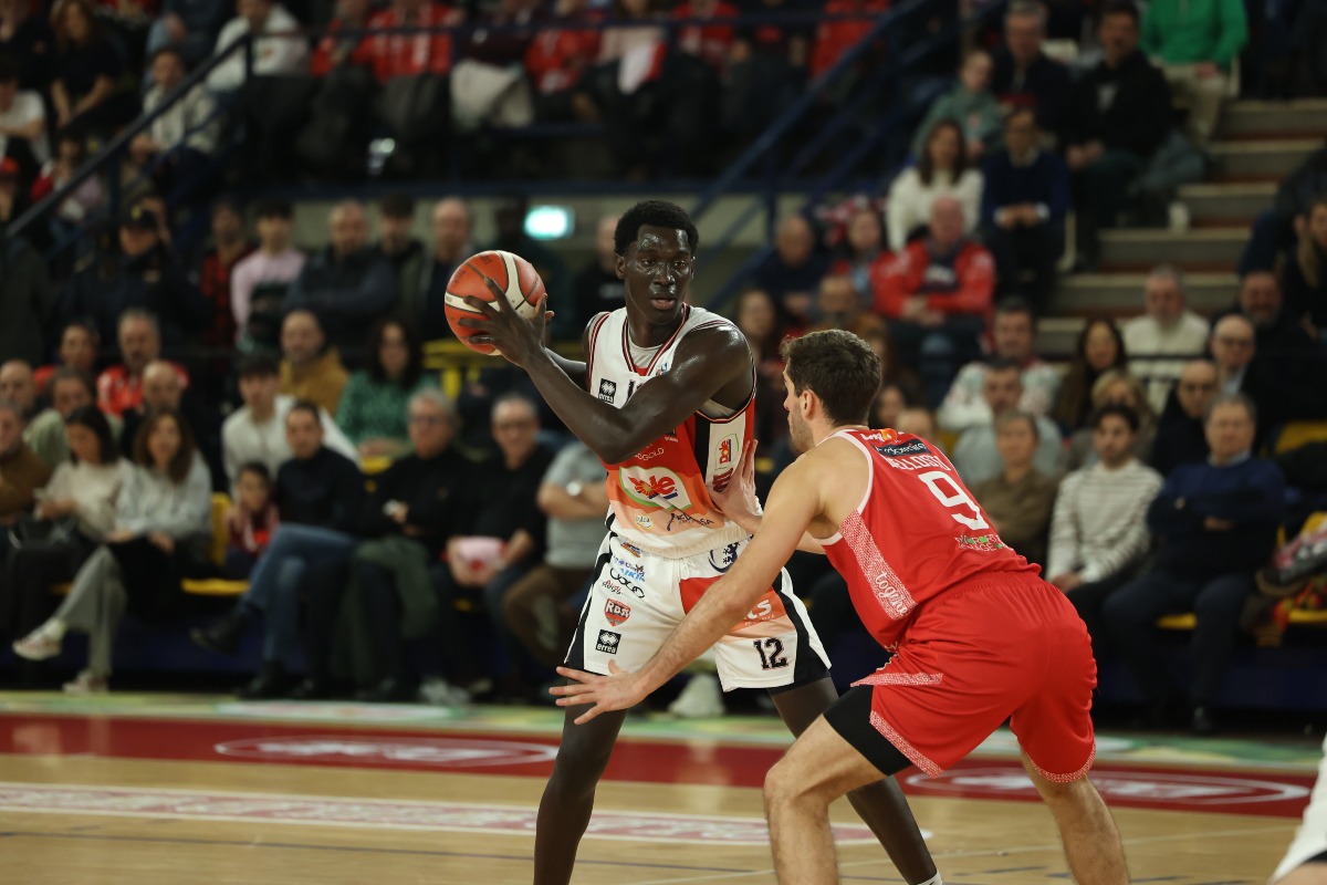 Basket A2, Dole senza la coppia Usa domina Pistoia (95-69) - Foto Nicola De Luigi
