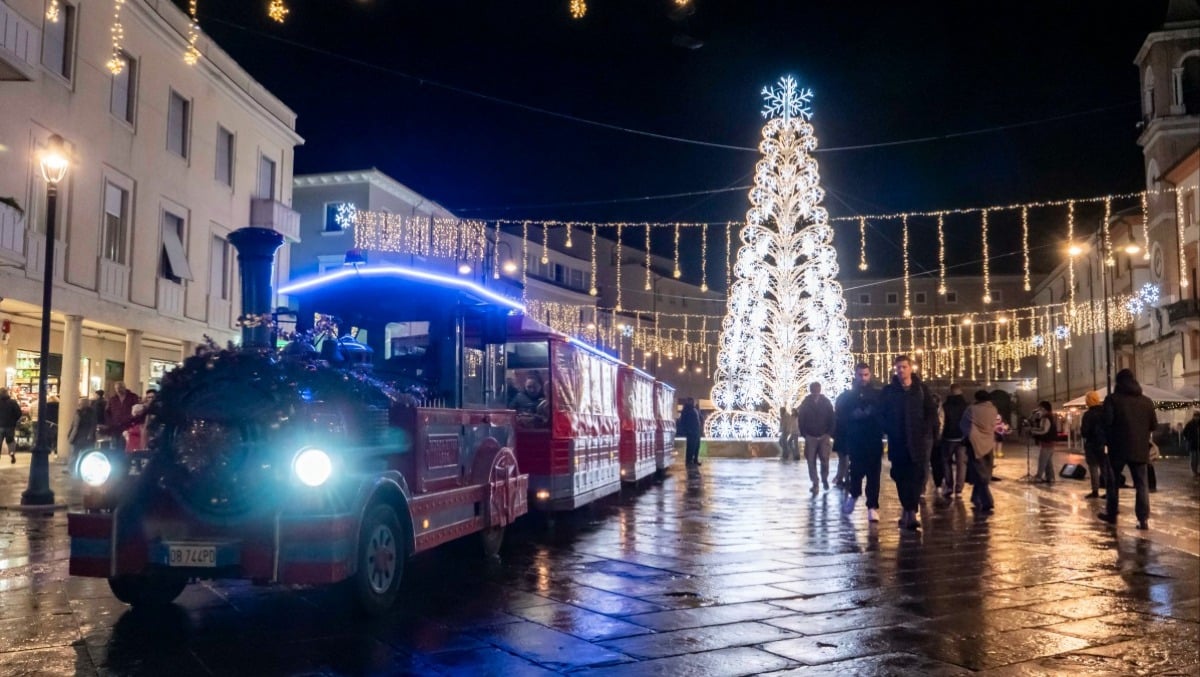 Rimini, Capodanno senza auto: trenini, bus e Metromare gratis fino all’alba - 