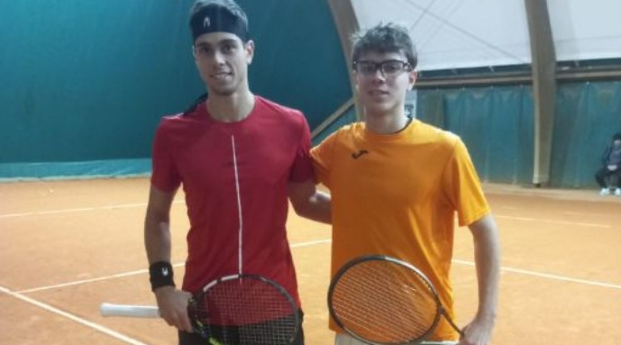 Tennis, Memorial SerafinI: in semifinale Baldisserri, Angeloni e Filippi - Da sinistra Leonardo Angeloni e Diego Orlando