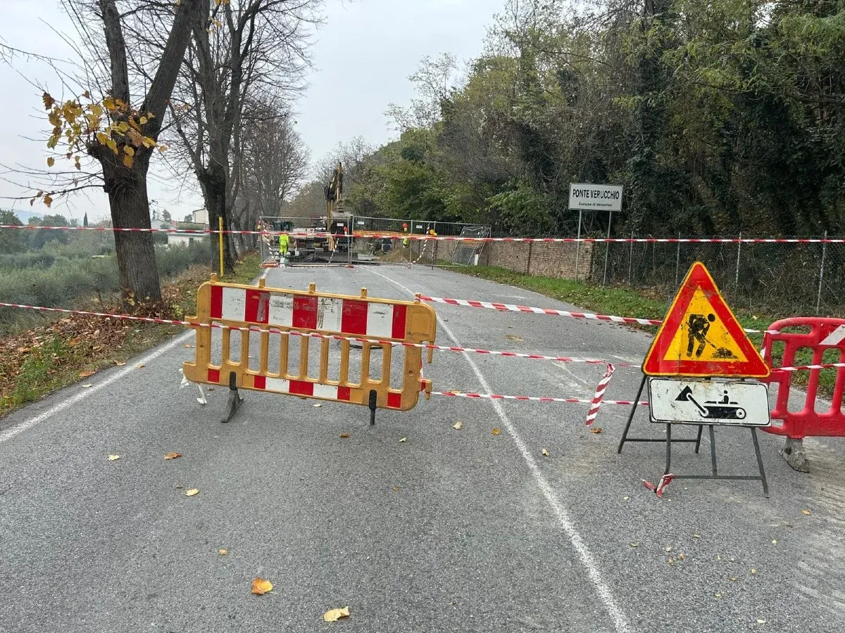 Ponte Verucchio: slittata la riapertura di via Ponte dopo l'apertura della maxi voragine - www.altarimini.it RIPRODUZIONE RISERVATA