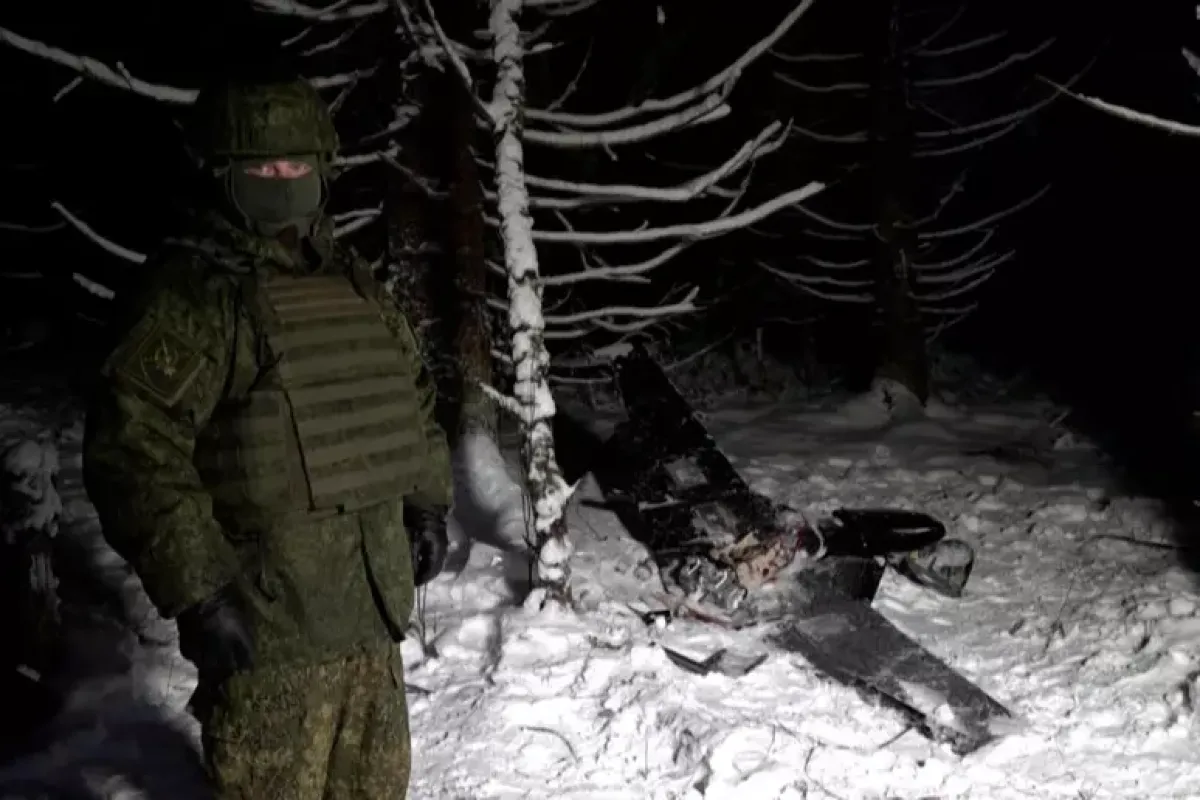 Presunto attacco con drone alla residenza di Putin, Mosca diffonde un video - Mosca mostra in video drone che avrebbe attaccato residenza Putin 