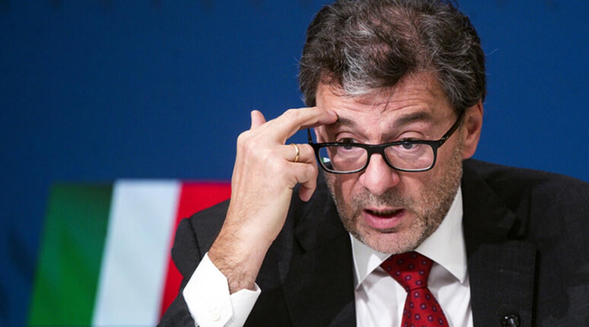Il Governo trova un miliardo e riscrive la manovra - Il ministro dell'Economia Giancarlo Giorgetti