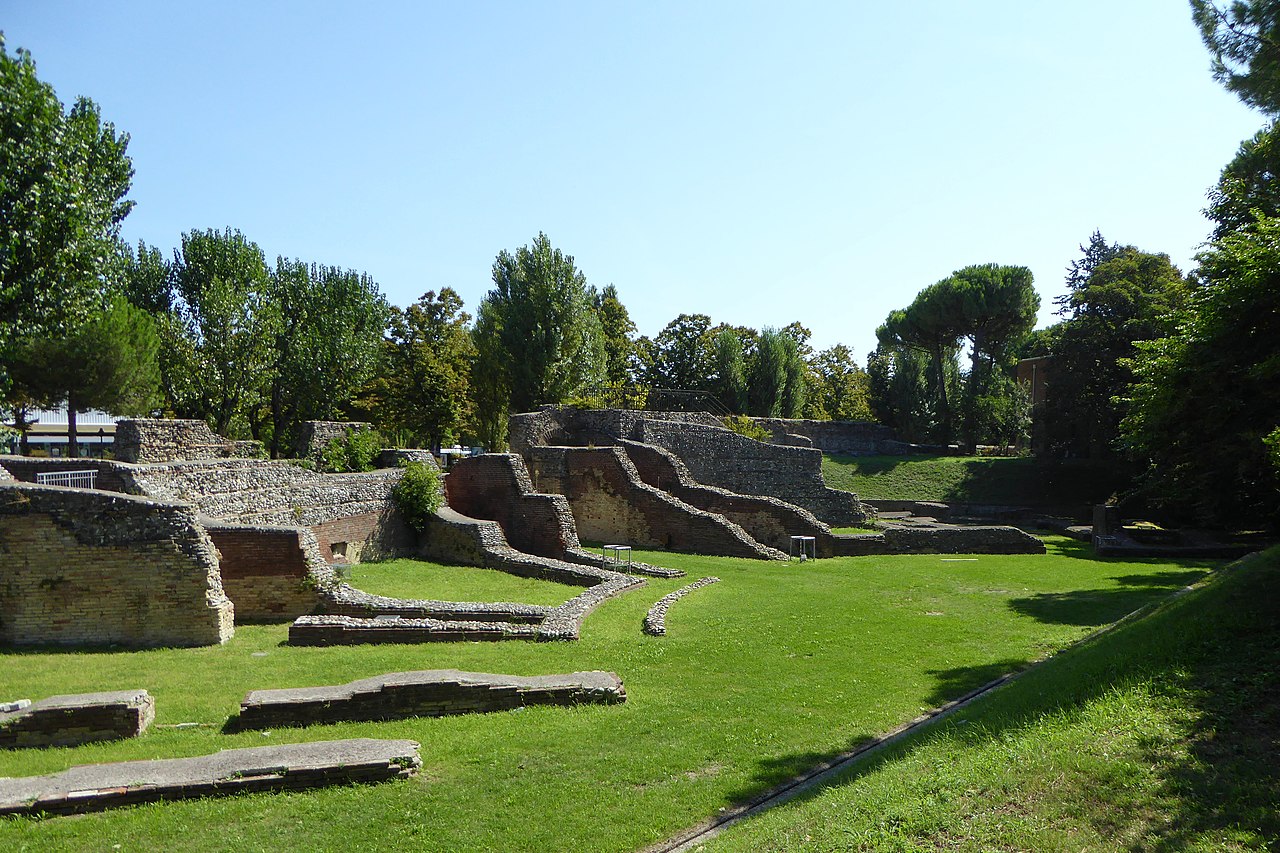 Governo in visita all'Anfiteatro Romano, è scontro politico tra Comune e Fdi - Aisano/Wikipedia