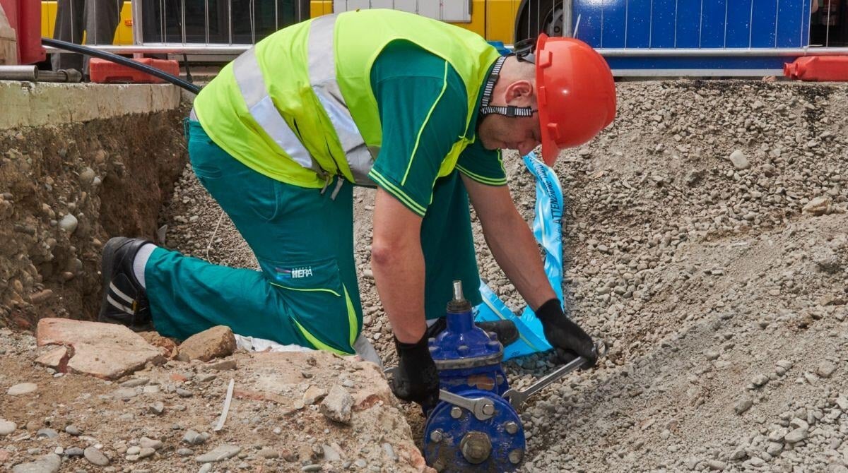 Rimini, lavori alla condotta idrica di via Destra del Porto: come cambia la viabilità - Cantiere Hera (Archivio)