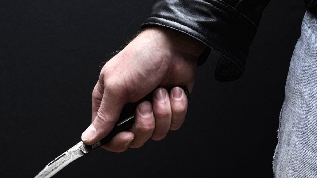 Liceale accoltellato davanti alla scuola: caccia all’aggressore a Sora - Repertorio