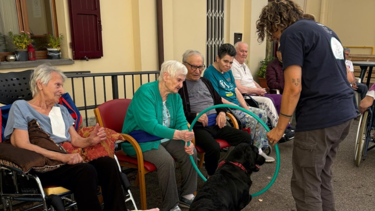 Cani e tanto affetto per gli ospiti delle Case Residenze Anziani - 