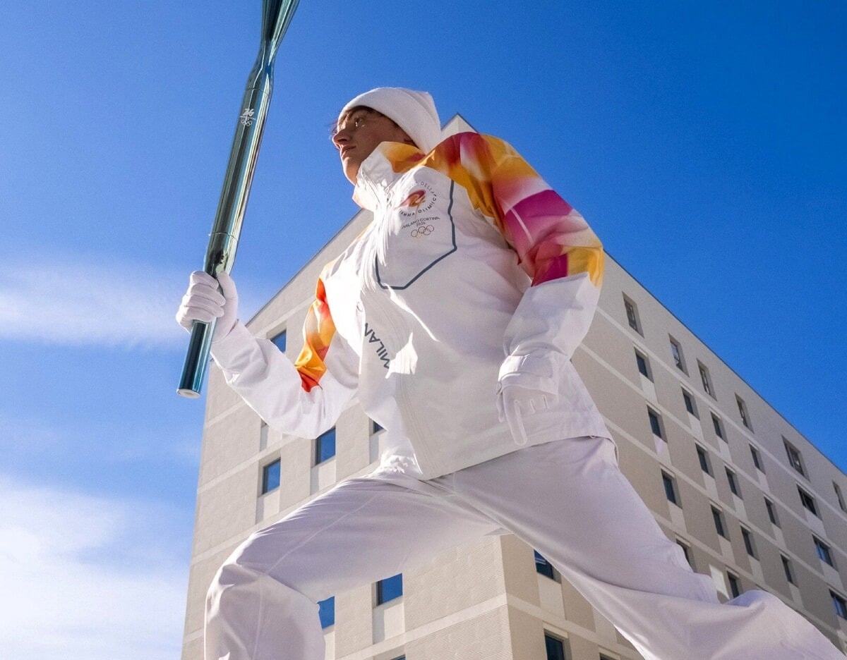 Milano-Cortina 2026, la Fiamma Olimpica arriva a Riccione - 