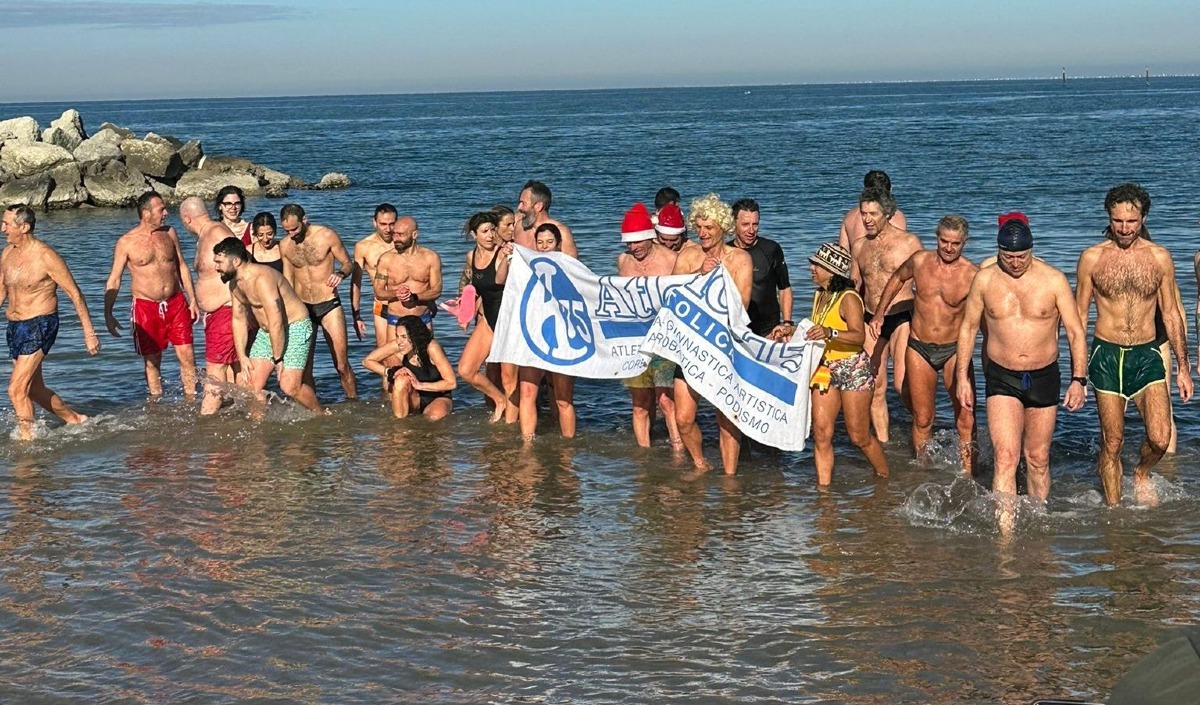 Atletica 75 Cattolica chiude il cinquantenario con il bagno di Capodanno - 